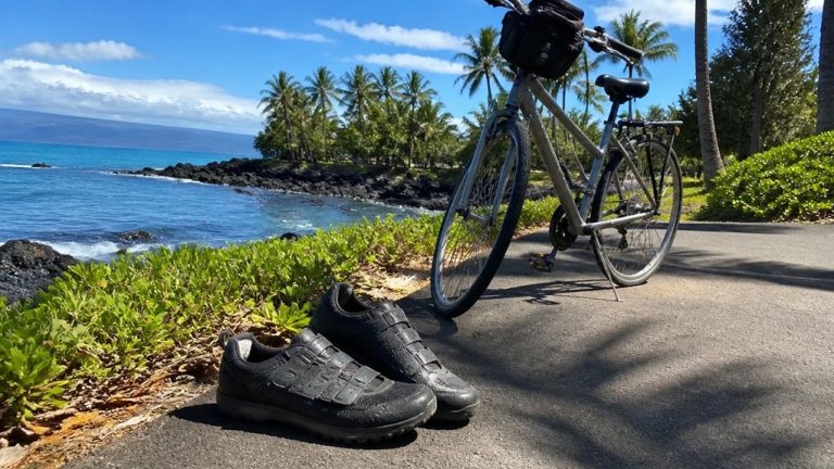 lightweight breathable cycling shoes